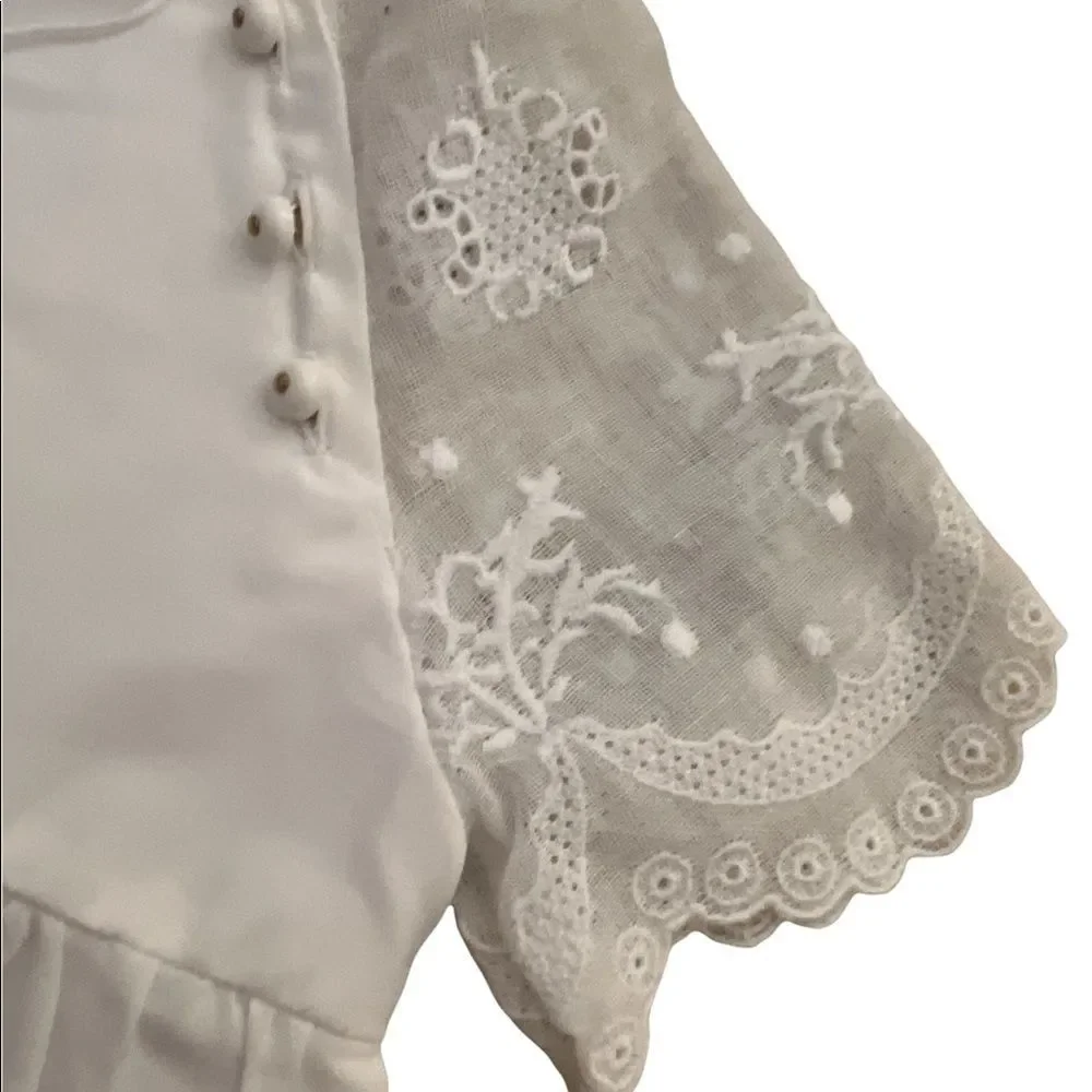 Chloé white lined eyelet dress lots of unique detail